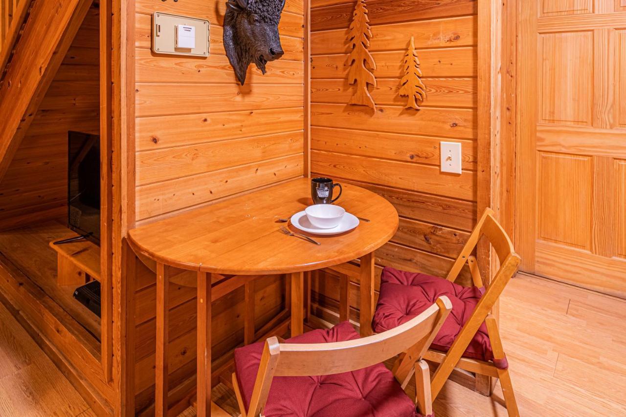 Cabin #4 The Wolves Den - Pet Friendly- Sleeps 6 - Playground & Game Room Пейсон Екстер'єр фото